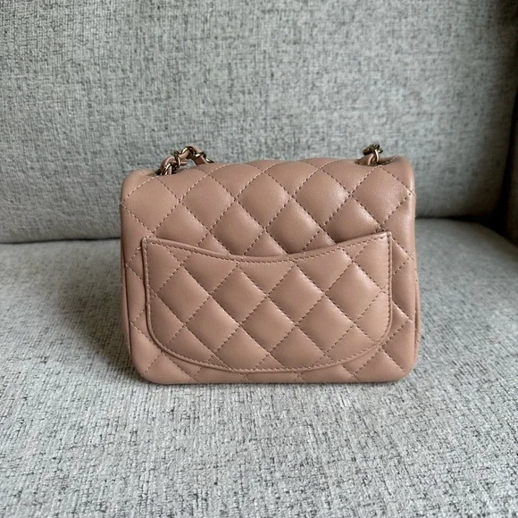 BEAUTIFUL Chanel 21a beige classic mini square - Picture 4 of 13